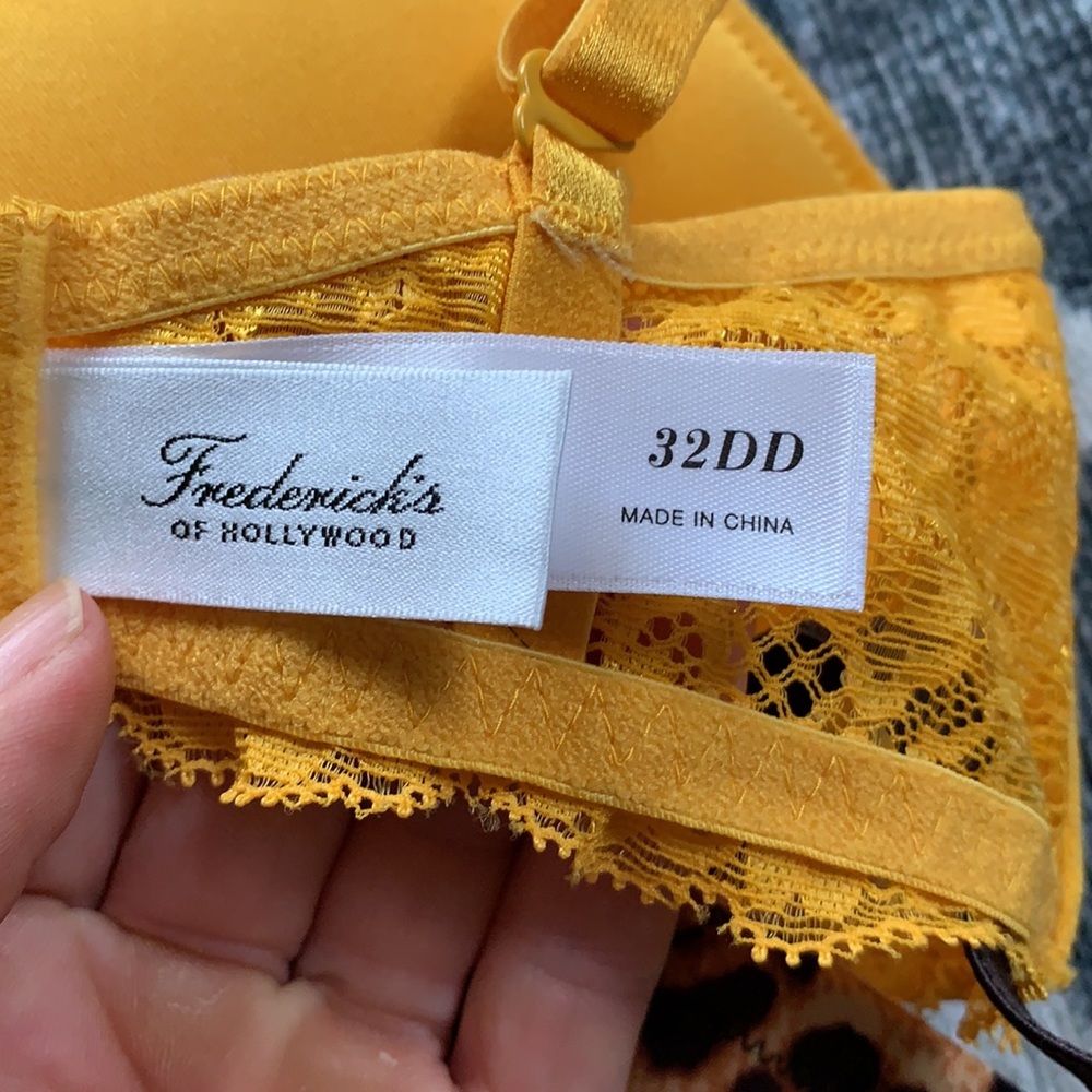 Bundle of Fredericks of Hollywood push up bras - Picture 3 of 4